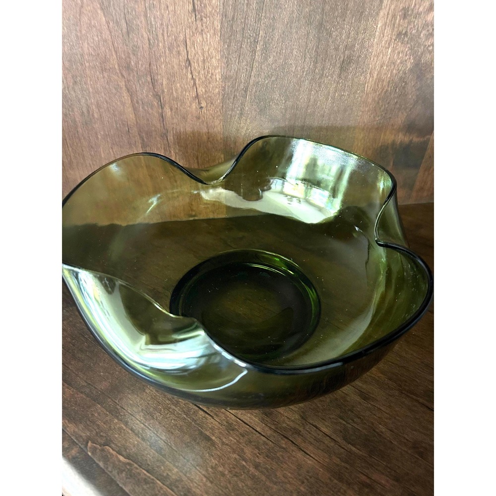 Vintage anchor hocking glass bowl